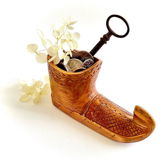 Vintage Hand-Carved Wooden Opanci Boot Figurine Rustic Folk Art Home Decor - Picture 10 of 10